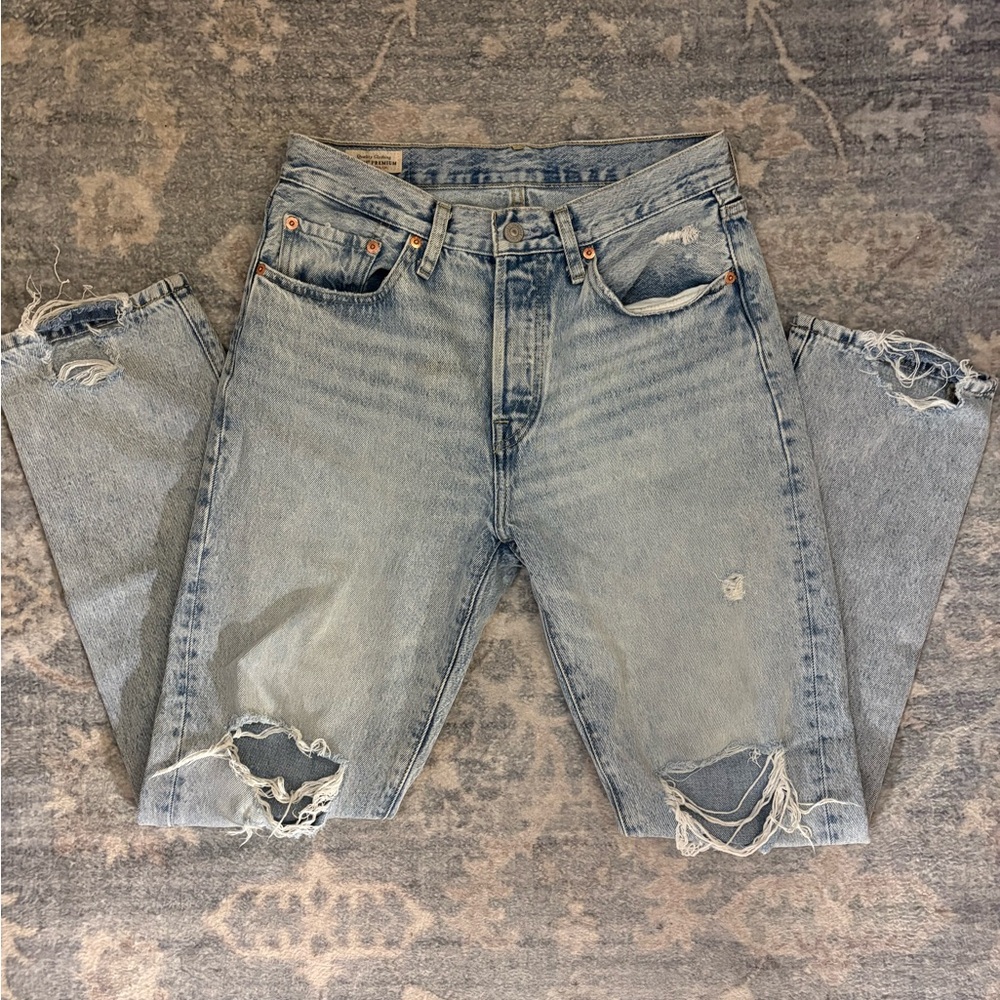 Levi’s Women's Light Blue Distressed Straight Leg Jeans